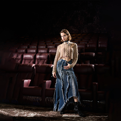 BORON ATOMS（BA） 洗水做旧金属纹路虚实设计配饰短款毛衣