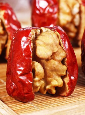 红枣夹核桃葡萄干250g新疆和田大枣核桃仁