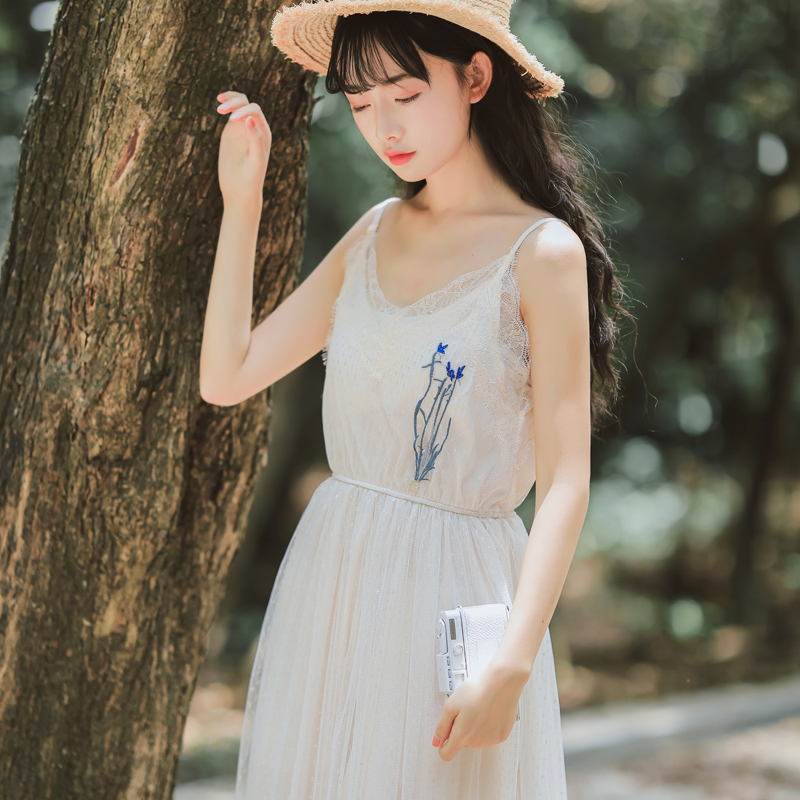 抖音同款夏新款小心机极简冷淡风显瘦长裙露腰?#22402;?#26080;袖镂空连衣裙