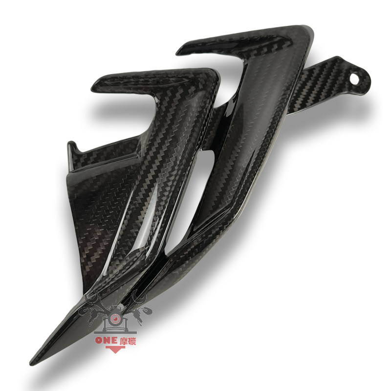 BMW宝马S1000RR碳纤维右小侧板