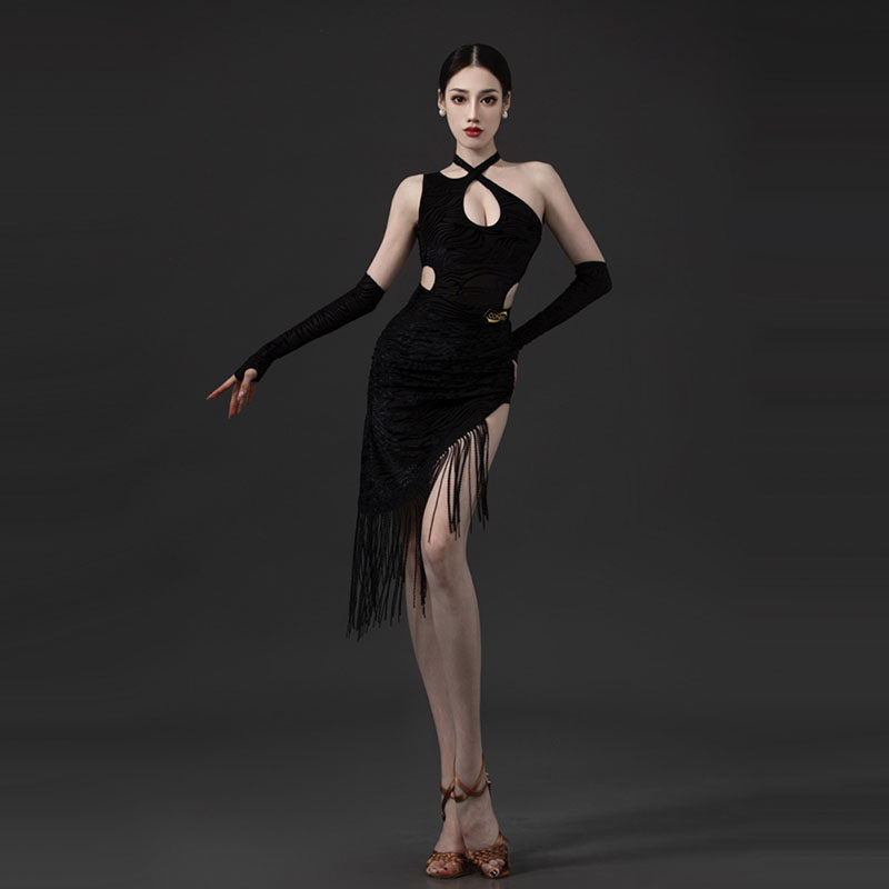 康尼拉丁舞服女2026年舞裙新款秋冬网红酒红练功服高档流苏套装