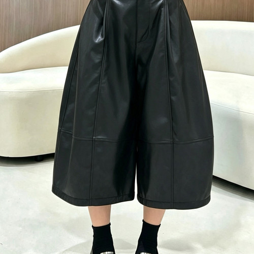秋上新休闲简约高腰阔腿皮裤女黑色压褶显瘦百搭休闲裤SGH86076-1
