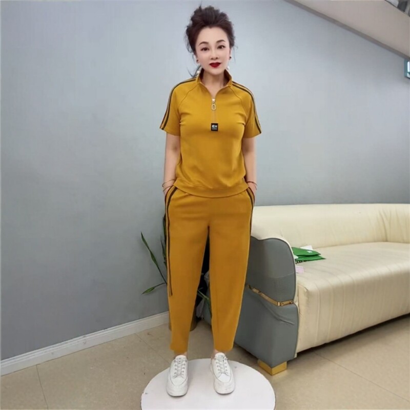 中老年休闲运动套装女半拉链短袖上衣松紧腰九分裤时尚减龄两件套