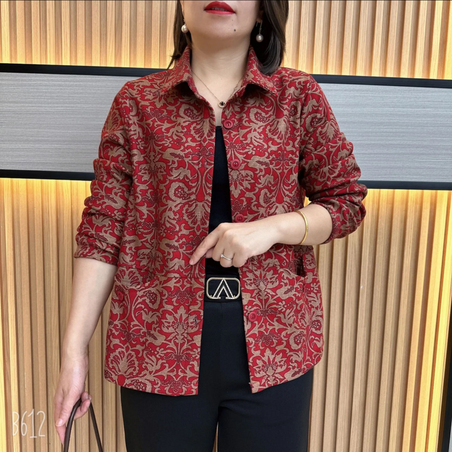 中老年妈妈秋季长袖外套休闲洋气衬衫开衫时尚碎花上衣女春秋百搭