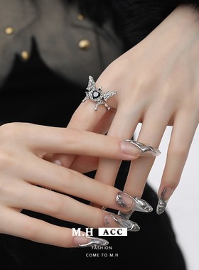 黑色爱心蝴蝶戒指女个性小众高级感食指戒精致时尚冷淡风指环