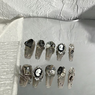 手工穿戴甲片高级感灰色满钻爆闪美甲可拆卸爱心方钻轻奢华假指甲