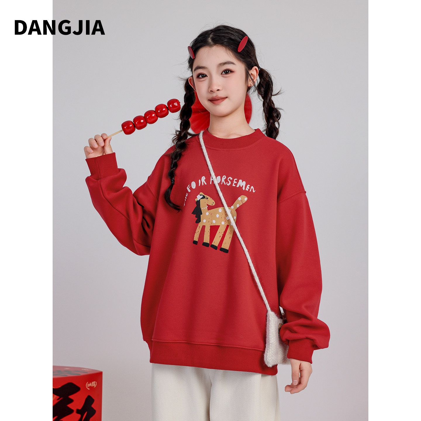 女童红色卫衣加绒加厚2026巨好看初中生秋冬新款上衣一体绒打底衫