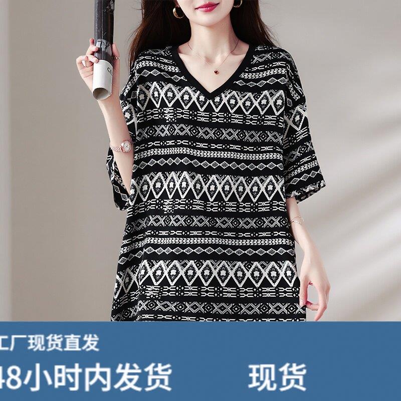 今年流行的爆款女装短袖t恤女夏季新大码中长款胖mm显瘦遮肉上衣图片