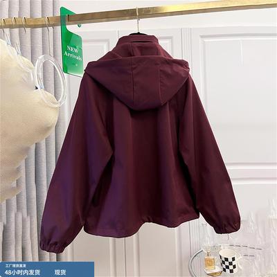 机能风连帽长袖冲锋衣女秋冬减龄防风拉链开衫深红色短款外套上衣