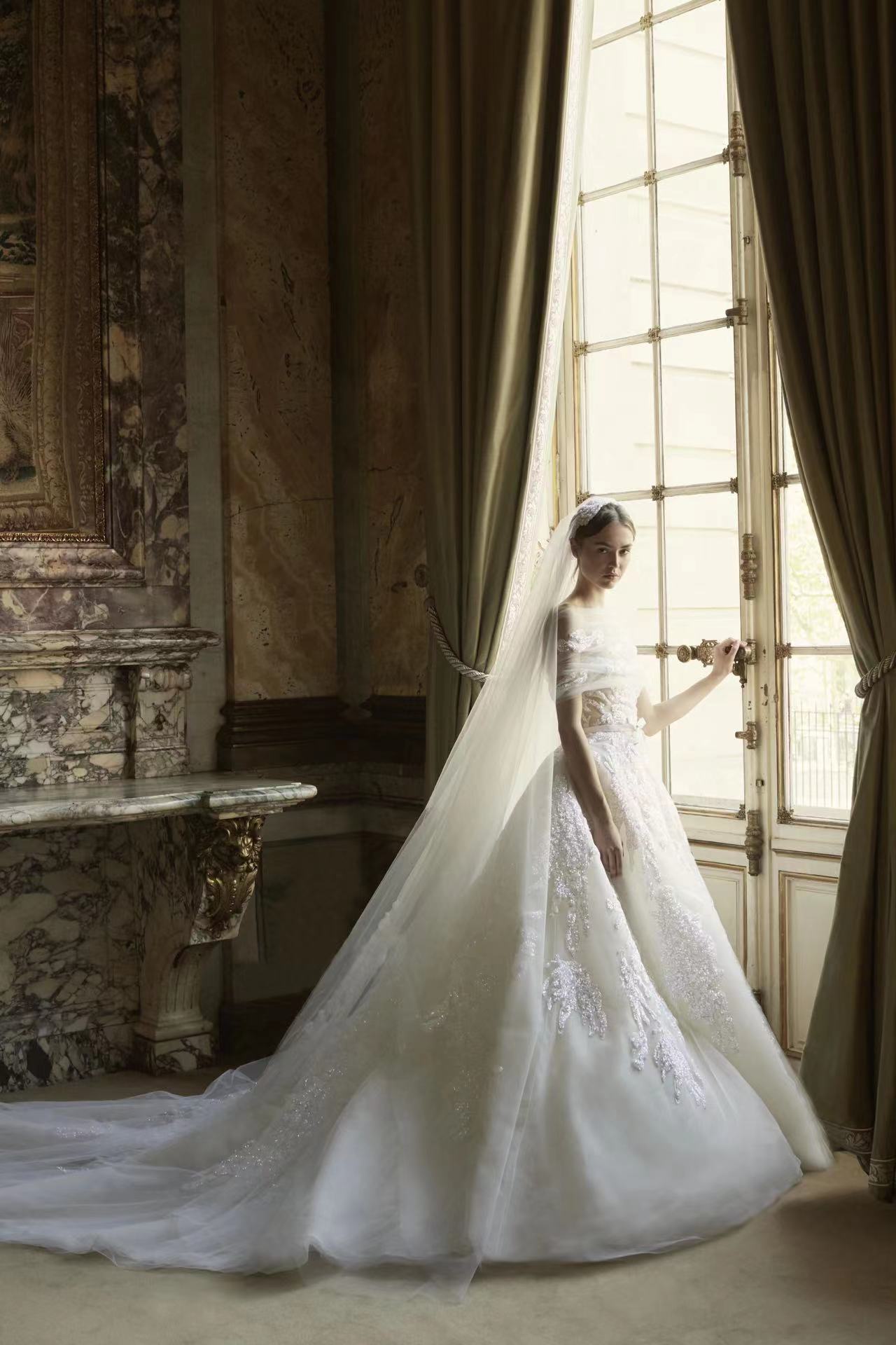 遮肉显瘦优雅纯手工缝制婚纱