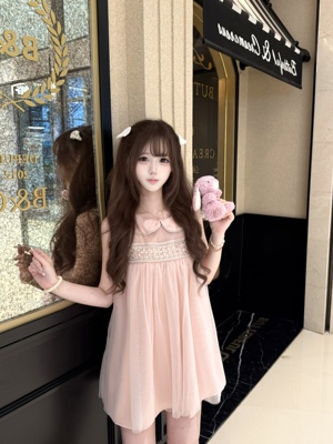 丹丹吃不饱 【粉雾碎钻 】娃娃领粉色珠子千金少女公主网纱连衣裙
