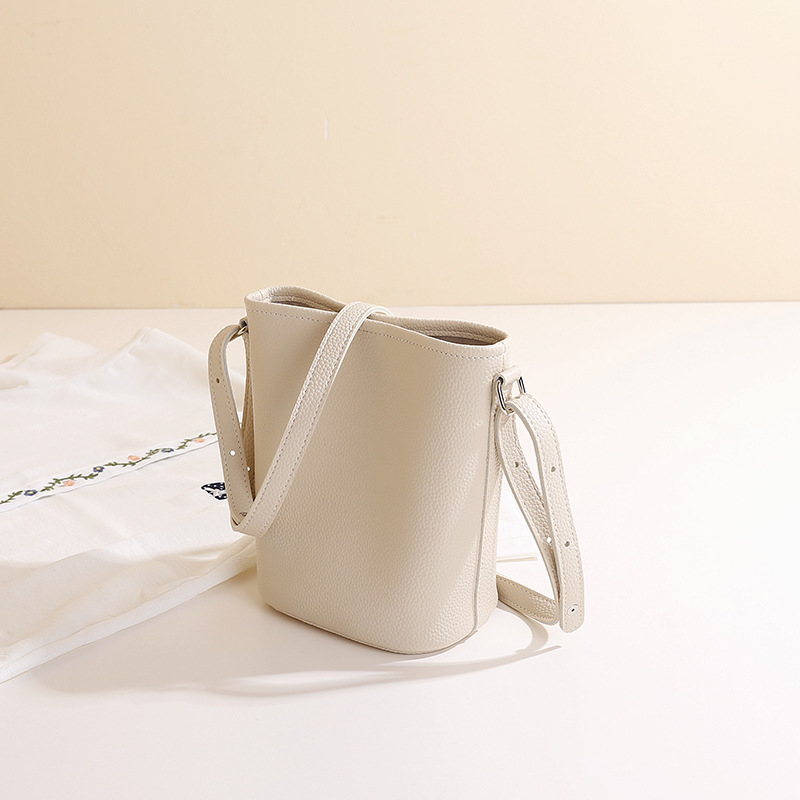 水桶包女2025新款通勤百搭