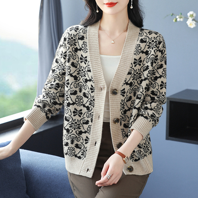 中老年女装秋装毛衣外套宽松大尺码时髦洋派提花针织开衫女春秋外