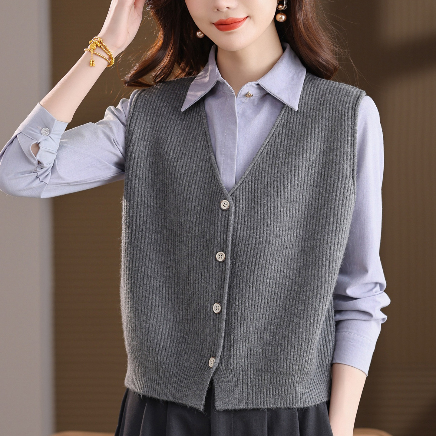 灰色马甲外套女春秋短款百搭洋气毛衣坎肩开衫2025年新款马夹背心