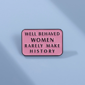 粉色字母胸针可爱日系卡通金属徽章衣服装 饰包包别针防走光扣勋章