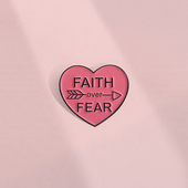 信仰战胜恐惧爱心胸针金属徽章正能量积极别针衣服包笔袋配饰勋章