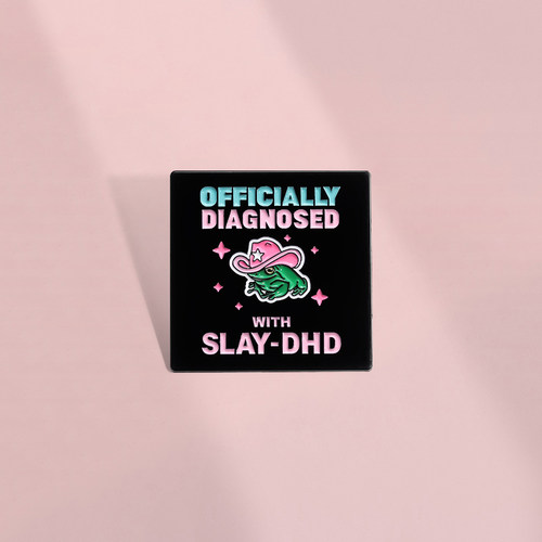 正式诊断为slay-dhd短语可爱青蛙卡通胸针个性金属徽章衣服包配饰