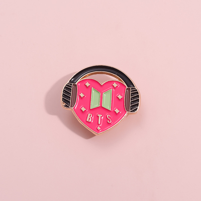 BTS防弹少年团卡通金属胸针