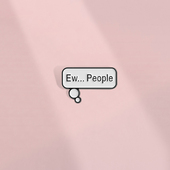 简约小众英文字母EW…PEOPLE卡通胸针金属徽章学生背包笔袋配饰