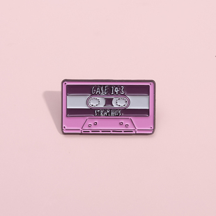 Stray Kids收音机卡通磁带徽章系列复古音乐金属配饰胸针创意别针