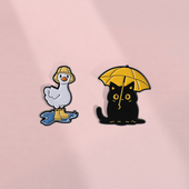 撑伞小猫胸针ins潮可爱卡通金属徽章男女衣服包挂件配饰徽章