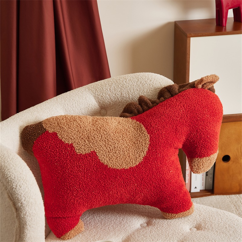 可爱卡通小红马抱枕儿童睡觉玩偶