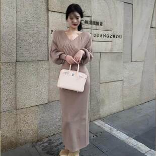 设计感小众气质针织长袖连衣裙法式过膝毛衣裙女秋冬打底衫