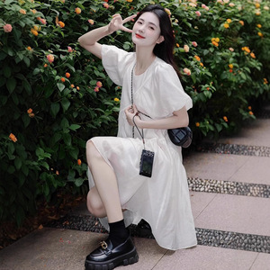夏季裙子法式初恋小白裙不规则设计感小个子白色泡泡袖雪纺连衣裙