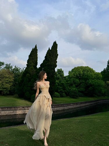 jageechen裸粉雕花束腰抹胸上衣