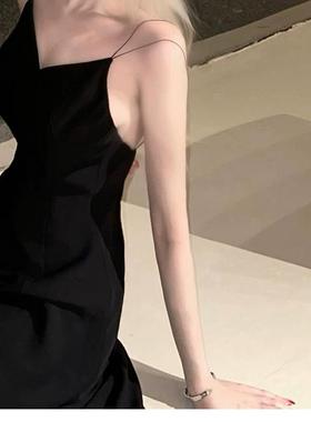 ISAEI - 暗黑先锋 极简剪裁 吊带露背仙女连衣裙 PARTOU集合店