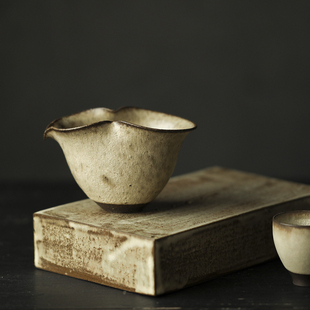 景德镇粉引均杯 公道杯 手捏片口 日式陶艺可养开片 分茶陶器茶海