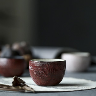 望山故宫红景德镇手作日式文人主人杯赤红古拙刻诗纹陶泥茶杯80