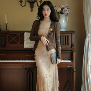 奈良复古法式吊带裙针织连衣裙超好看裙子2026新款春秋女长裙气质