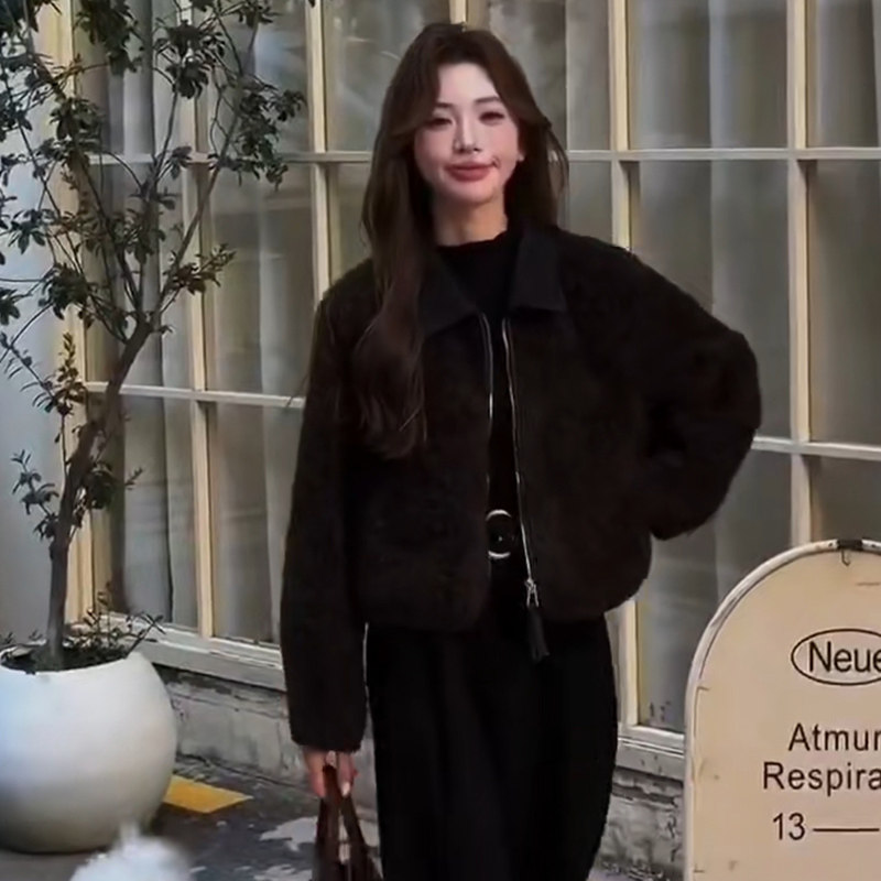 时尚拼接羊羔毛外套女短款2025秋冬新款时尚洋气减龄百搭皮毛一体,女装/女士精品,短外套,淘宝优惠券,粉丝福利购,淘宝优惠卷