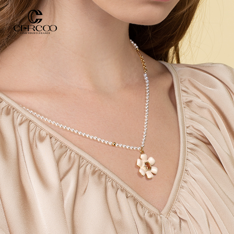 Cercoo/奢蔻雏菊清欢滴油花朵珍珠项链吊坠时尚小众设计轻奢颈链
