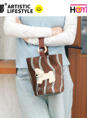 弘娜x一颗仙桃 文艺复古蝴蝶结油画小狗 小众木环手拎水桶包女AC