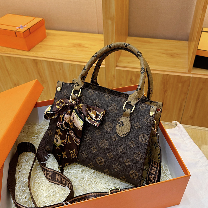 大容量时尚印花手提包轻奢小众高级感2025新款通勤单肩托特斜挎包