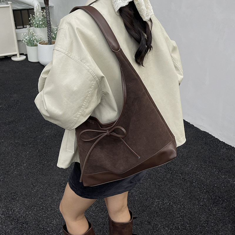 高级感轻奢小众通勤大容量托特包包女2025新款秋冬超火时尚单肩包