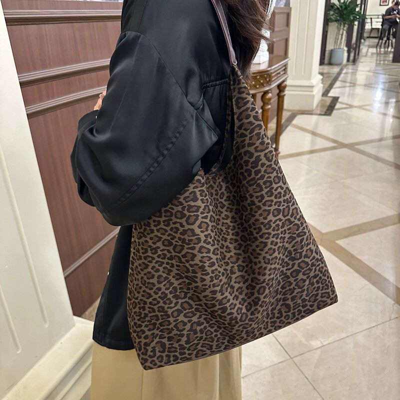 高级感时尚豹纹通勤托特包女大容量2025新款秋冬单肩包超火腋下包