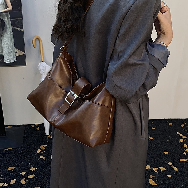高级感复古通勤大容量托特包包女2025新款秋冬超火时尚斜挎单肩包