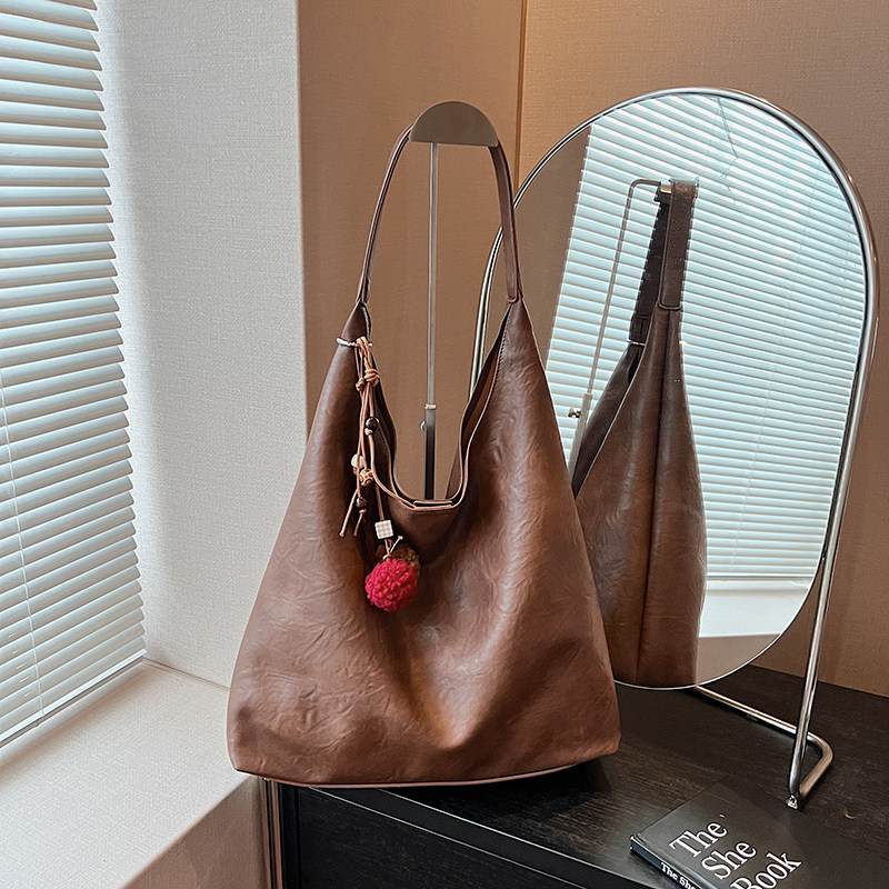 高级感通勤大容量托特包包女2025新款秋冬超火单肩包复古腋下包