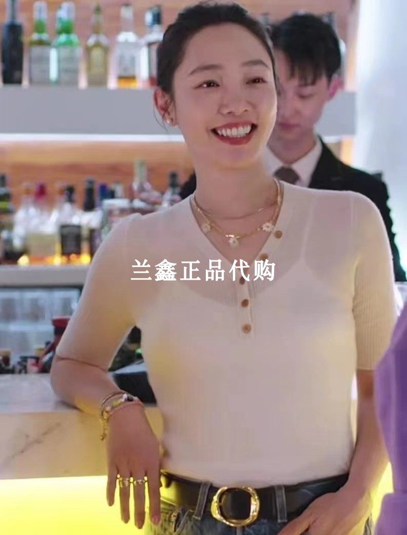 WALD BERLIN 독일 BAIBAIHE ZHOU YUTONG과 SONG QIAN 같은 스타일의 데이지 웃는 얼굴 목걸이 펜던트