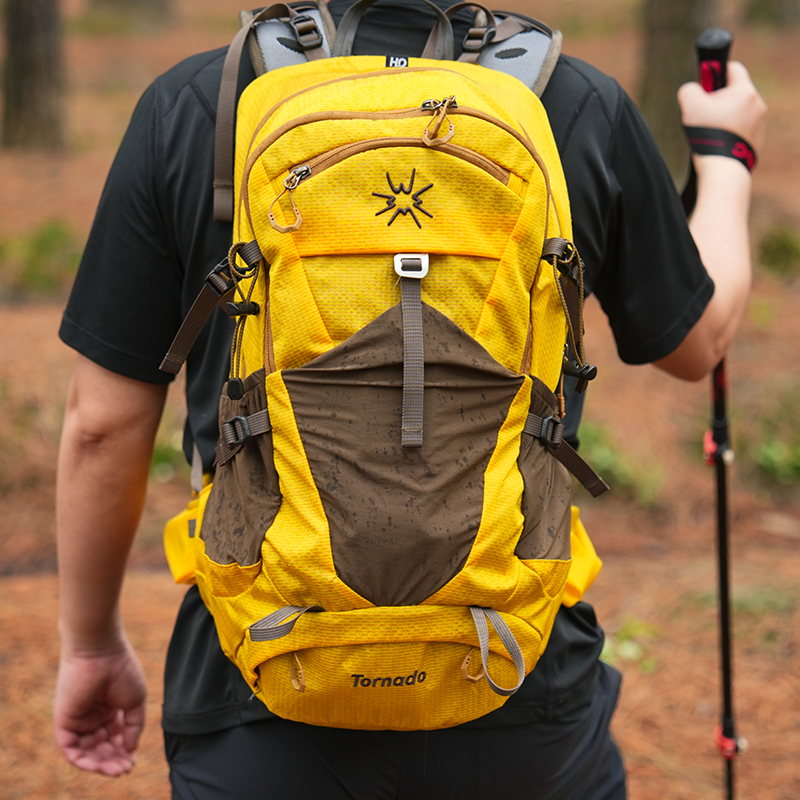 杉木山装户外登山包龙卷风33L双肩背包男女通用徒步旅行野营背包
