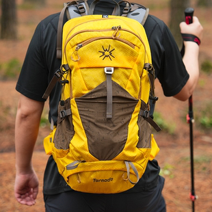 杉木山装户外登山包龙卷风33L双肩背包男女通用徒步旅行野营背包