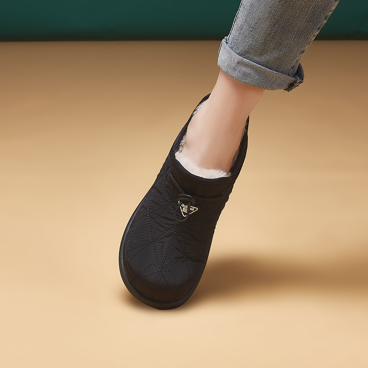 时尚平底棉鞋女2025冬季新款加绒百搭舒适韩版懒人一脚蹬雪地