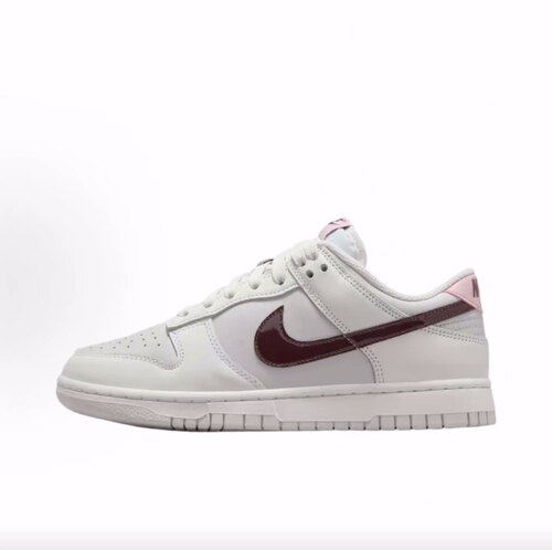 Nike Dunk 皮革 低帮 板鞋 女款