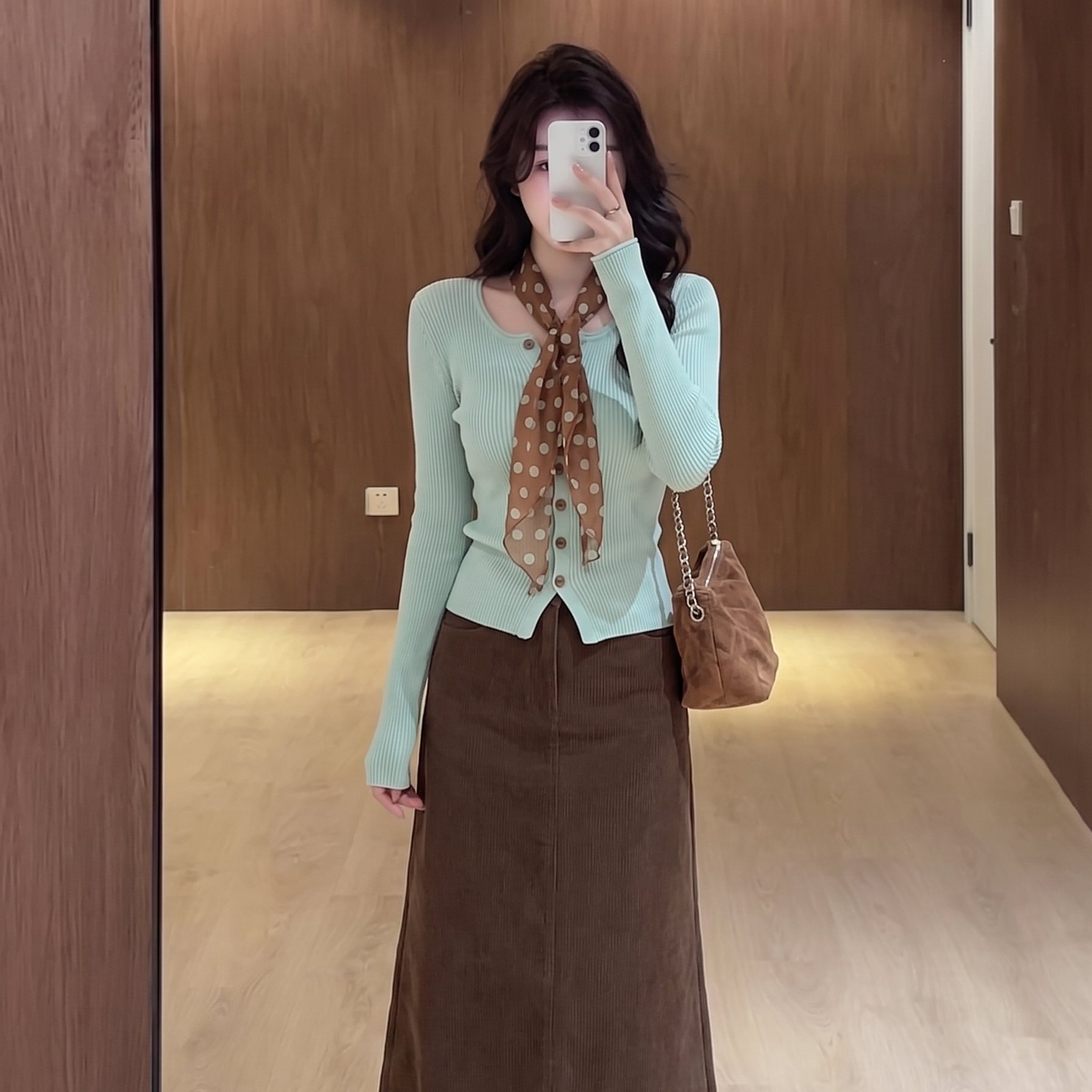 实拍大码女装韩系绿色长袖针织衫女早秋修身薄款毛衣半身裙套装