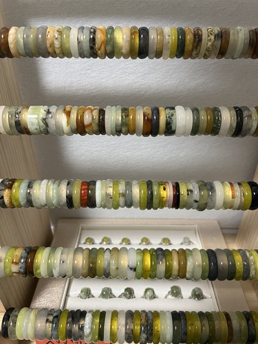 直播链接1岫玉戒圈发簪无事牌花玉手链手串手持玉坠私拍随机发货