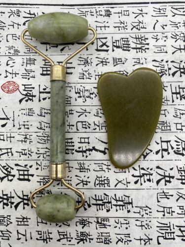 天然岫玉推脸器刮痧板天然玉石推脸器玉石按摩器随机 - 封面