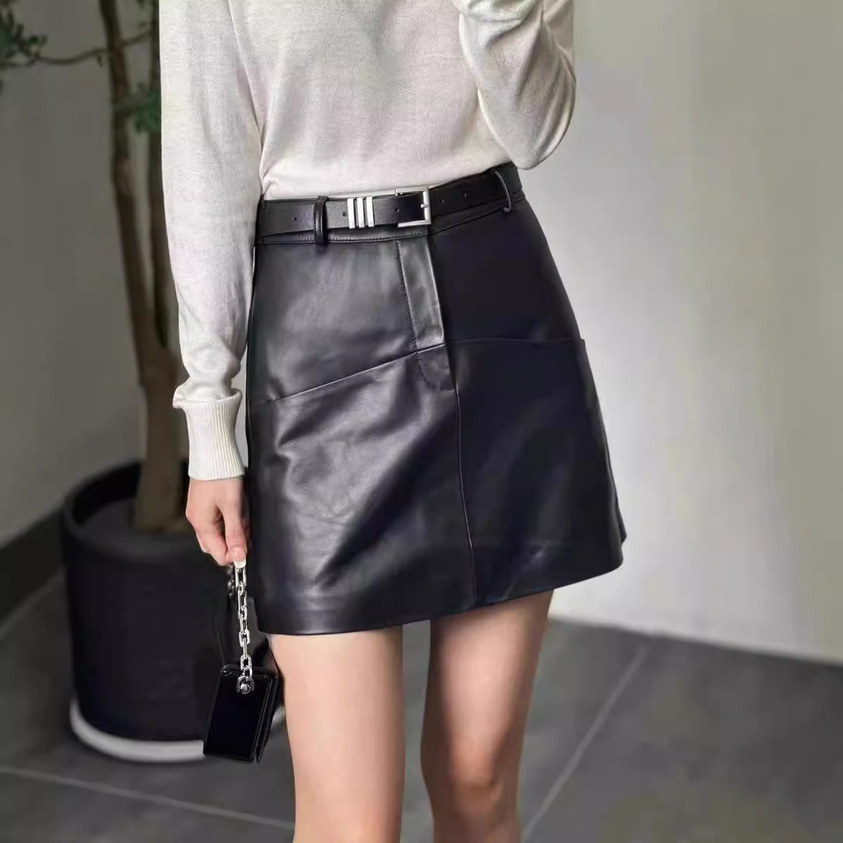 真皮皮衣女2024秋冬新款包臀短裙绵羊皮高腰半身裙A字修身小皮裙a